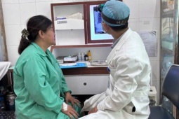 Ho sặc 30 phút sau bữa ăn, phát hiện xương cá hình chữ T mắc trong khí quản