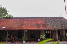 Bên trong ngôi nhà cổ 200 năm tuổi