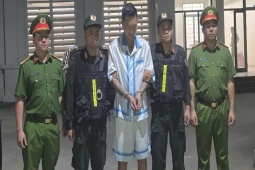 Khi người nổi tiếng biến niềm tin của người hâm mộ thành công cụ kiếm tiền