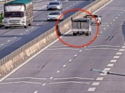 Từ 1/3/2027, đưa tình huống giữ khoảng cách an toàn vào thi sát hạch lái xe