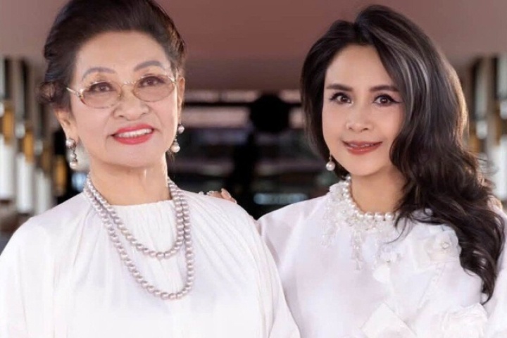 Mẹ của Diva Thanh Lam xin lỗi con gái vì đòn roi ngày nhỏ