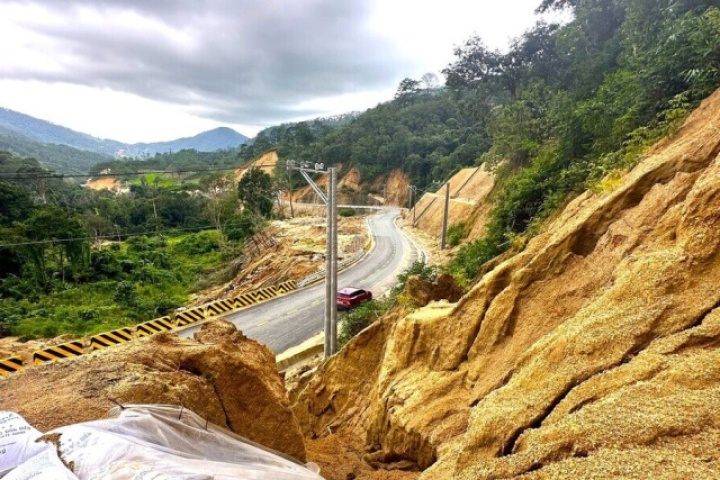 Hàng chục điểm sạt lở uy hiếp người dân trên đường Đà Lạt đi Buôn Mê Thuột