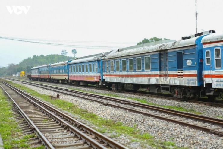 Trong đó, Ga Kép được định hướng trở thành ga liên vận quốc tế. Trên cơ sở đó, địa phương đã quy hoạch mở rộng khu vực ga với diện tích hơn 200 ha, đồng thời kêu gọi, thu hút đầu tư phát triển logistics, kho vận, hướng tới hình thành điểm trung chuyển, vận tải hàng hóa của Bắc Ninh. Đây cũng là định hướng để Kép trở thành cửa ngõ đón hàng hóa từ các tỉnh phía Bắc vào Bắc Ninh.