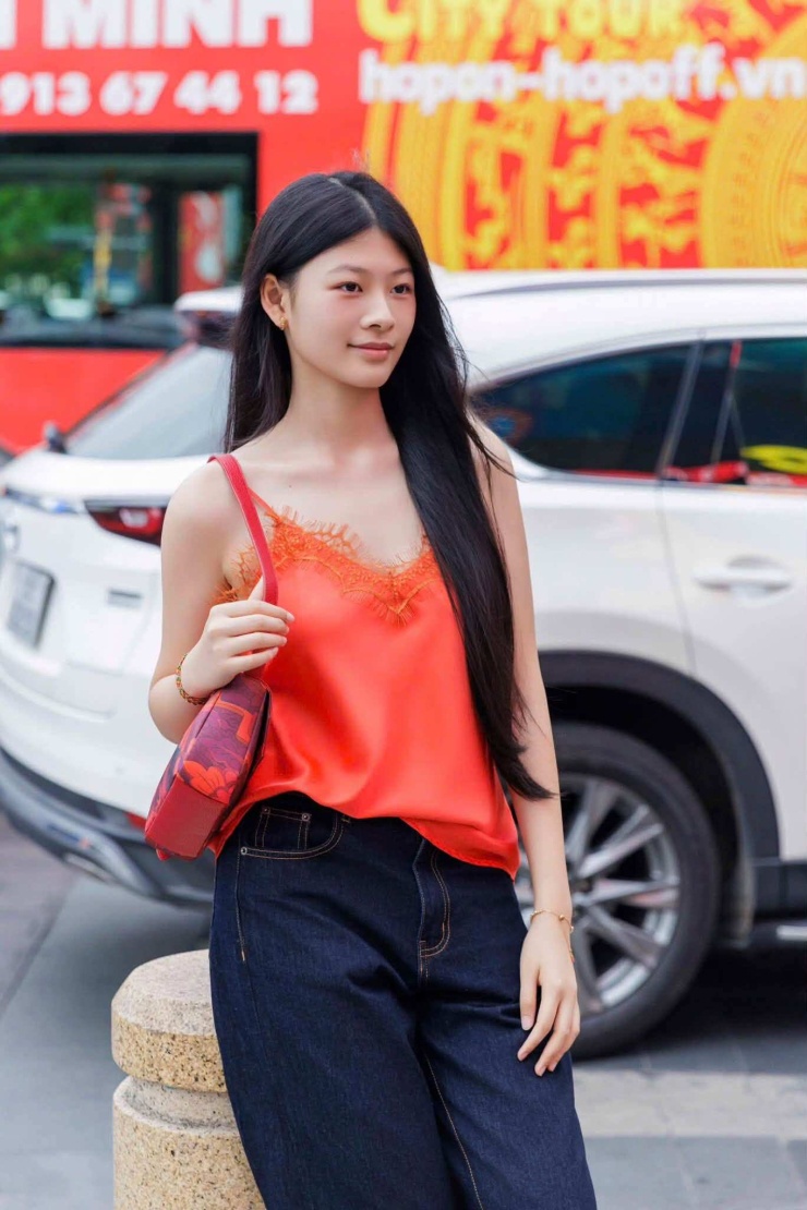 Đồng nghiệp trầm trồ diện mạo tuổi 17 của con gái diễn viên Bình Minh - 1