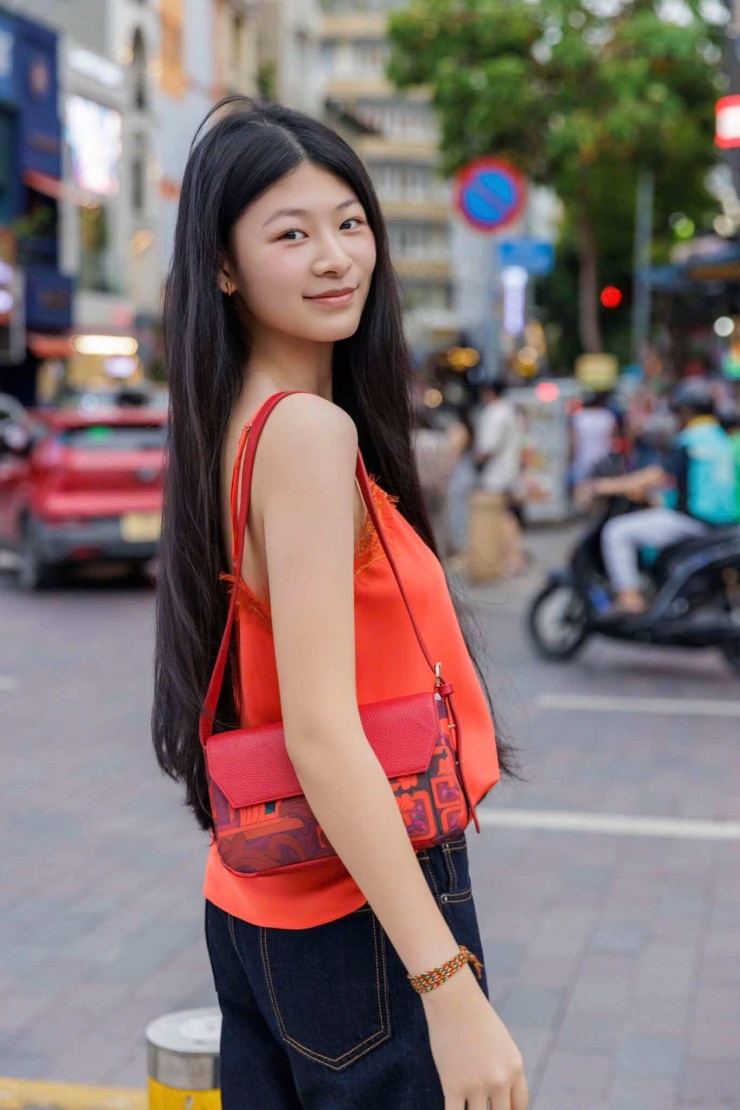 Đồng nghiệp trầm trồ diện mạo tuổi 17 của con gái diễn viên Bình Minh - 4