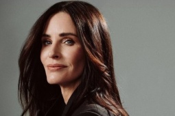 Courteney Cox cảnh báo vùng da dễ lão hóa, thường bị bỏ quên