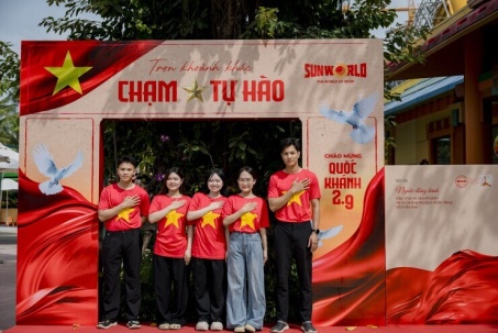 Sun World Ha Nam rực rỡ cờ hoa, nhộn nhịp du khách dịp Quốc khánh 2/9