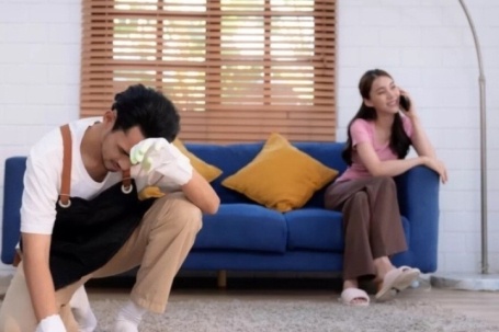 Lấy vợ trẻ hơn 12 tuổi, tôi kiệt sức vì phải rửa bát, lau nhà, 'hầu công chúa'