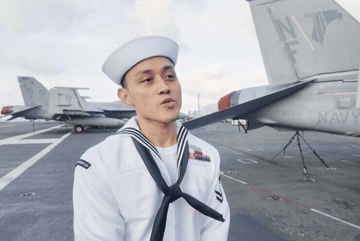 Bất ngờ lời chào tiếng Việt trên tàu sân bay Mỹ