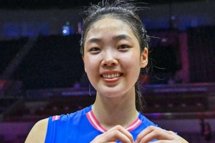 Chủ công bóng chuyền Phạm Quỳnh Hương: Cao 1m87, xinh tươi như mỹ nữ, xứng danh “tiểu Thanh Thúy”