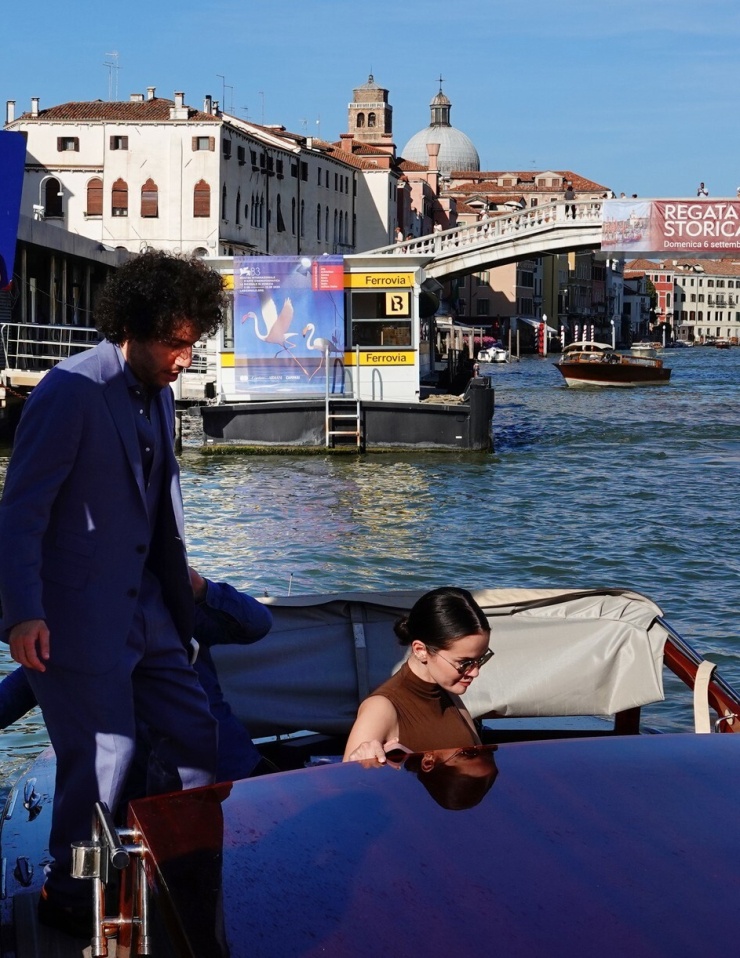 Selena Gomez và chồng du ngoạn Venice - 3