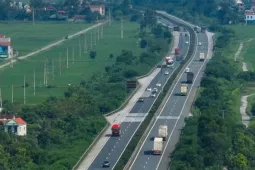 Chuyên gia giao thông: Xác định chính xác khoảng cách tương ứng với tốc độ không đơn giản