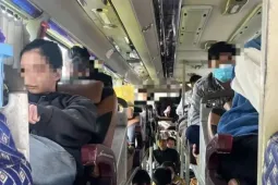 Xe khách 38 chỗ ‘nhồi nhét’ 53 người