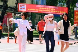 Nắng nóng diện rộng bao phủ miền Bắc, miền Trung
