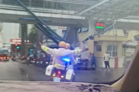 Nghẹt thở hành trình hơn 300km đưa sản phụ nguy kịch đi cấp cứu