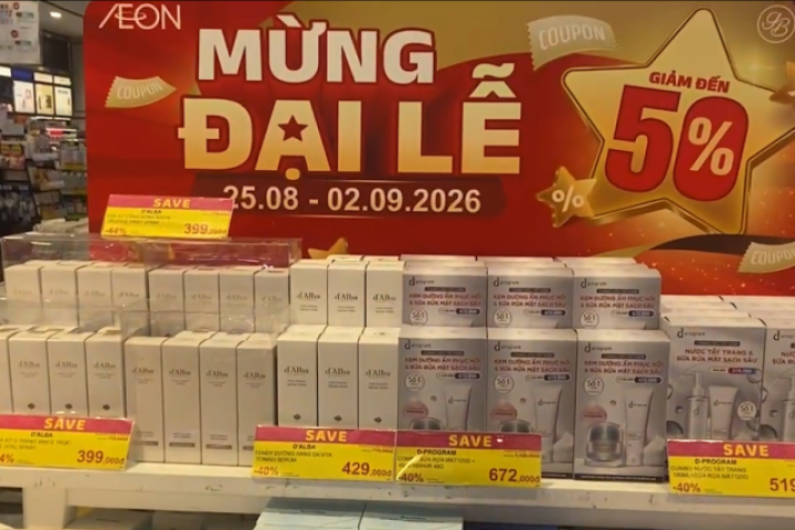 Mỹ phẩm đại hạ giá từ 25-50% nhân dịp đại lễ 2/9: 'Tín đồ' làm đẹp hào hứng săn sale