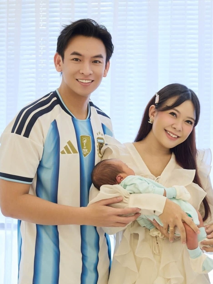 Ảnh sao 1/9: Midu và chồng thiếu gia tận hưởng kỳ nghỉ theo cách giản dị - 4