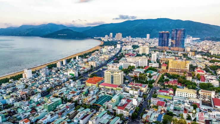 Bộ Chính trị: Tổ chức lại không gian phát triển quốc gia thống nhất trên cơ sở xác định rõ vai trò, vị trí, chức năng, lợi thế, bản sắc và sứ mệnh phát triển của từng vùng trong tổng thể phát triển đất nước theo hướng bền vững. Ảnh: Hoàng Hà