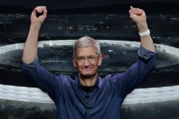 Cả Tim Cook và John Ternus đều là những người phù hợp nhất cho vị trí CEO Apple