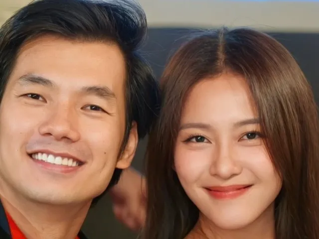 Khoảnh khắc tự nhiên và đầy cảm xúc của cặp đôi trong studio ảnh cưới.