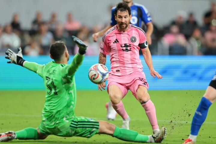 Messi vẫn có thể tạo ra một trận đấu của riêng mình ở tuổi 39, khi ghi 4 bàn và tiếp tục cạnh tranh danh hiệu cá nhân tại MLS.