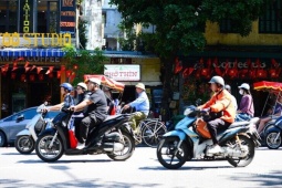 Miền Bắc, miền Trung nắng nóng gay gắt hết ngày mai