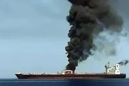 Mỹ tấn công tàu chở dầu của Iran theo chính sách 'tàu đổi tàu'