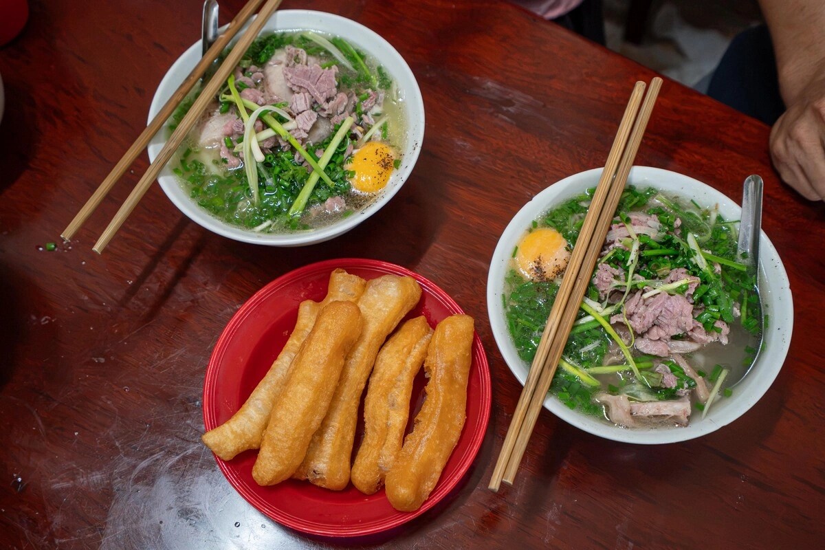 Xếp hàng ăn phở Hà Nội ngày lễ 2/9 - 9