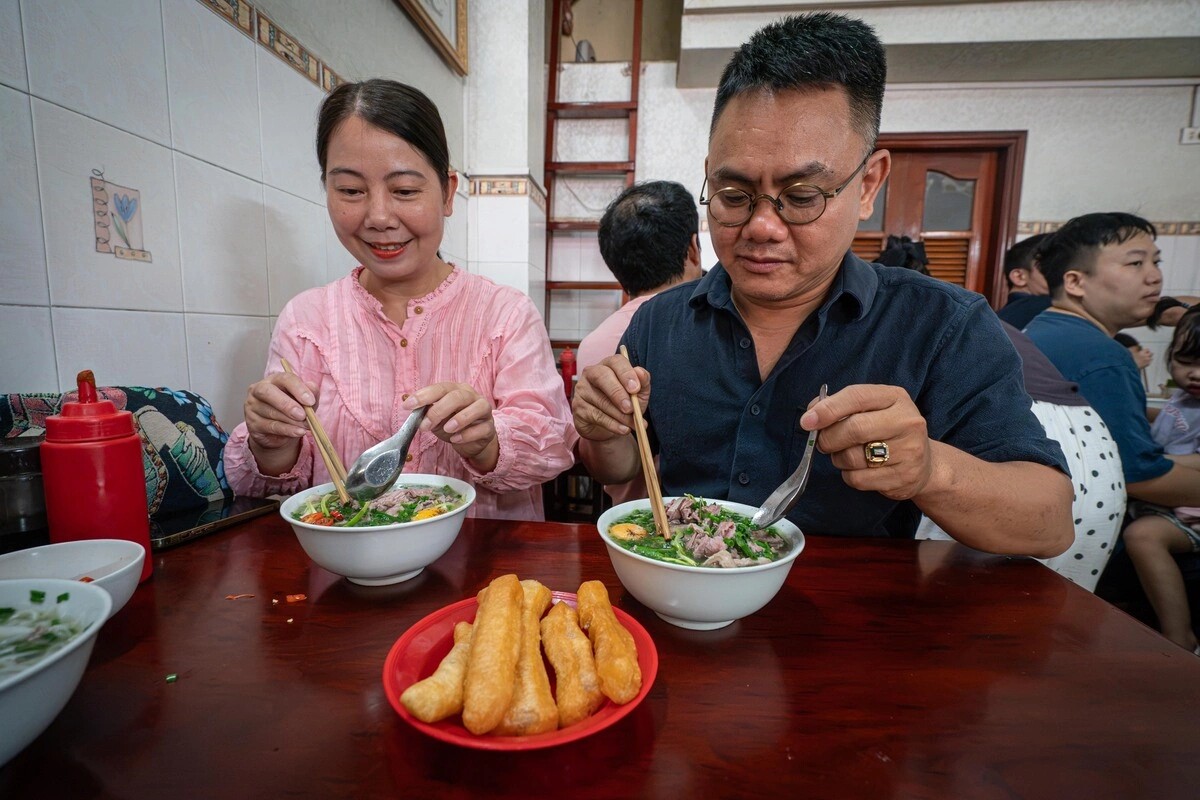 Xếp hàng ăn phở Hà Nội ngày lễ 2/9 - 8
