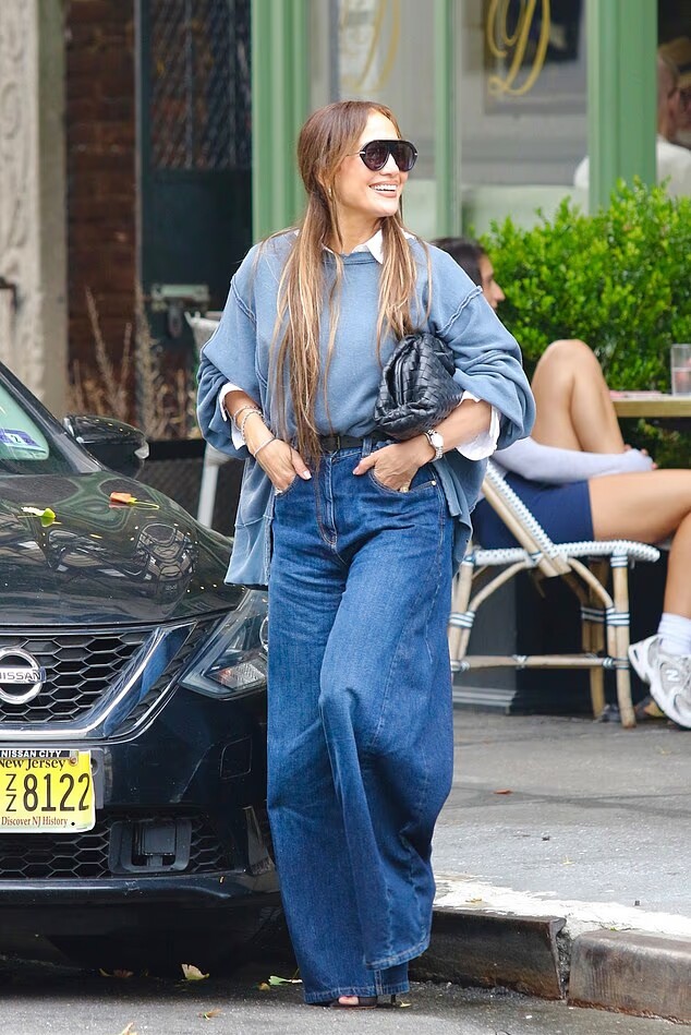 Jennifer Lopez tại New York hôm 1/9. Ảnh: Backgrid