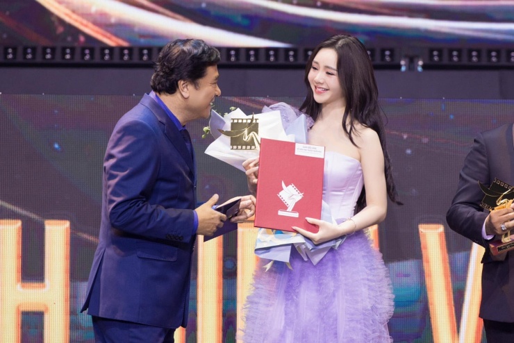 Nữ diễn viên sinh năm 1995 quê Hưng Yên nhan sắc ngày càng thăng hạng - 9