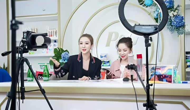 Ngành livestream Trung Quốc tăng trưởng nóng với hàng trăm tỷ đô doanh thu nhưng cũng kéo theo hàng loạt vấn đề về thuế, tội phạm mạng... Ảnh: Baidu