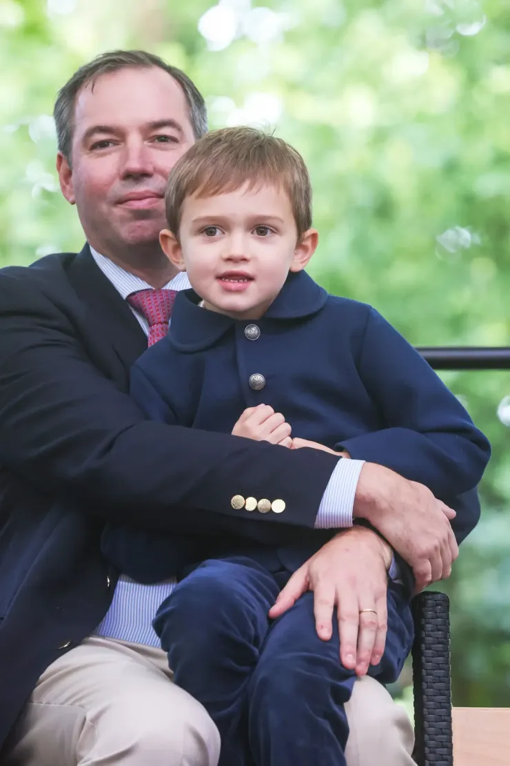 Đại Công tước Guillaume của Luxembourg và con trai cả, Hoàng tử Charles.