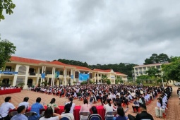 Tỉnh Điện Biên báo cáo gì với Thủ tướng việc hiệu trưởng kêu gọi ủng hộ gạo, gas?
