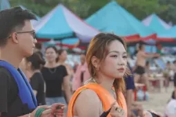 Cảnh tượng đối lập tại các bãi tắm ở Đồ Sơn