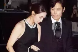 Lee Byung Hun dìu vợ trên thảm đỏ