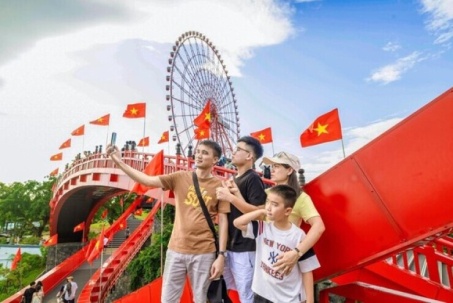Kỳ nghỉ lễ 2/9: Du khách đổ về chơi công viên giải trí tại thành phố Quảng Ninh
