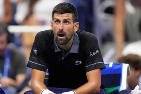 Djokovic và bất công ở US Open, chơi tới "không thở nổi" vẫn bị công kích