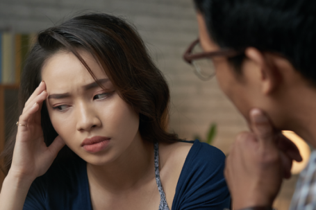 Chồng giấu tiền thưởng khiến tôi phải xoay xở chi tiêu