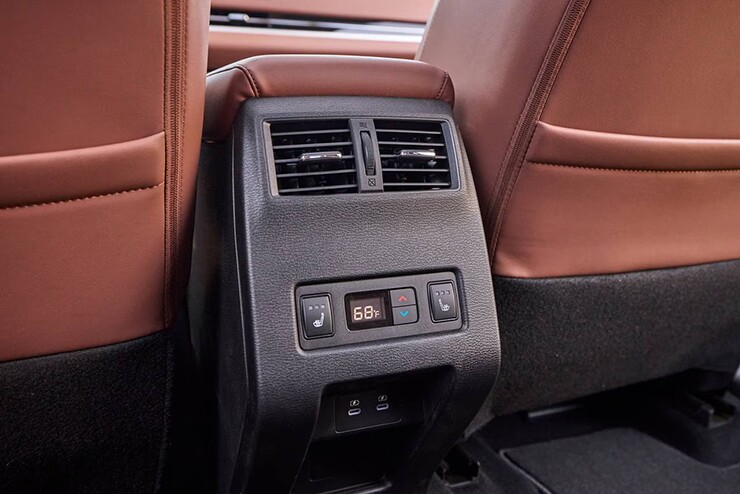 Mitsubishi Outlander mới sắp trở lại Việt Nam cạnh tranh Honda CR-V - 5