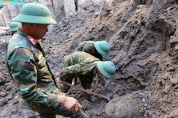 Di dời quả bom nặng 300kg ra khỏi tuyến phố trung tâm Hải Phòng