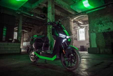 NIU FQiX × Razer: Xe điện đậm chất gaming, đi 110 km mỗi lần sạc