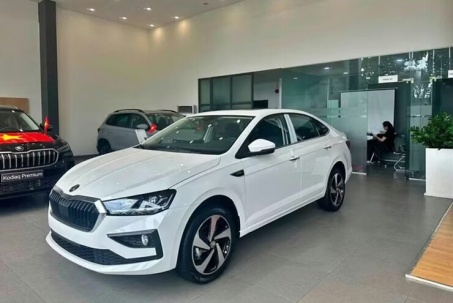 Xe châu Âu Skoda Slavia giảm giá còn 380 triệu đồng tại đại lý