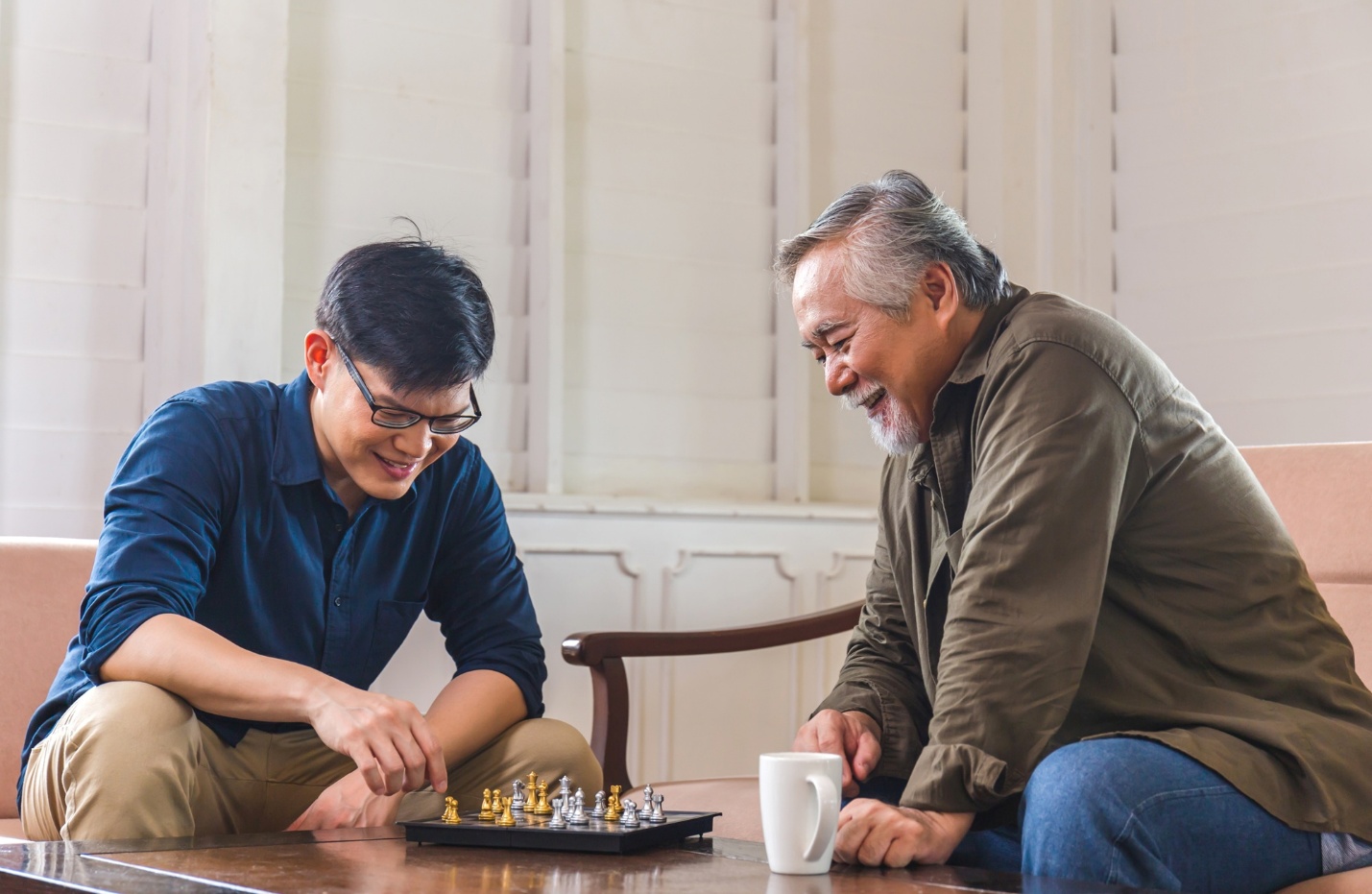 Nhiều người Việt hướng đến tuổi hưu trí độc lập và tự chủ hơn, thay vì phụ thuộc vào con cái như trước đây. Ảnh Hằng Hà.