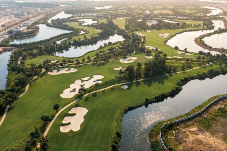 Một ngày sống chất thượng lưu trên đảo Vũ Yên: Sáng cưỡi ngựa, chiều chơi golf, tối mở tiệc trên du thuyền