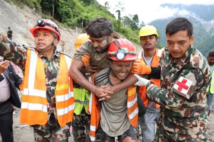 Công nhân Nepal kể hành trình sống sót kỳ diệu sau 9 ngày trong đường hầm
