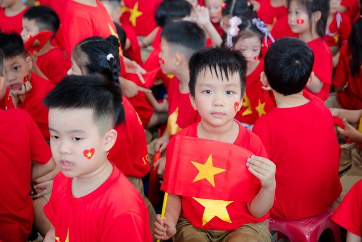 Trời nắng ở hầu hết các khu vực trong ngày Khai giảng. Ảnh: ĐTĐ