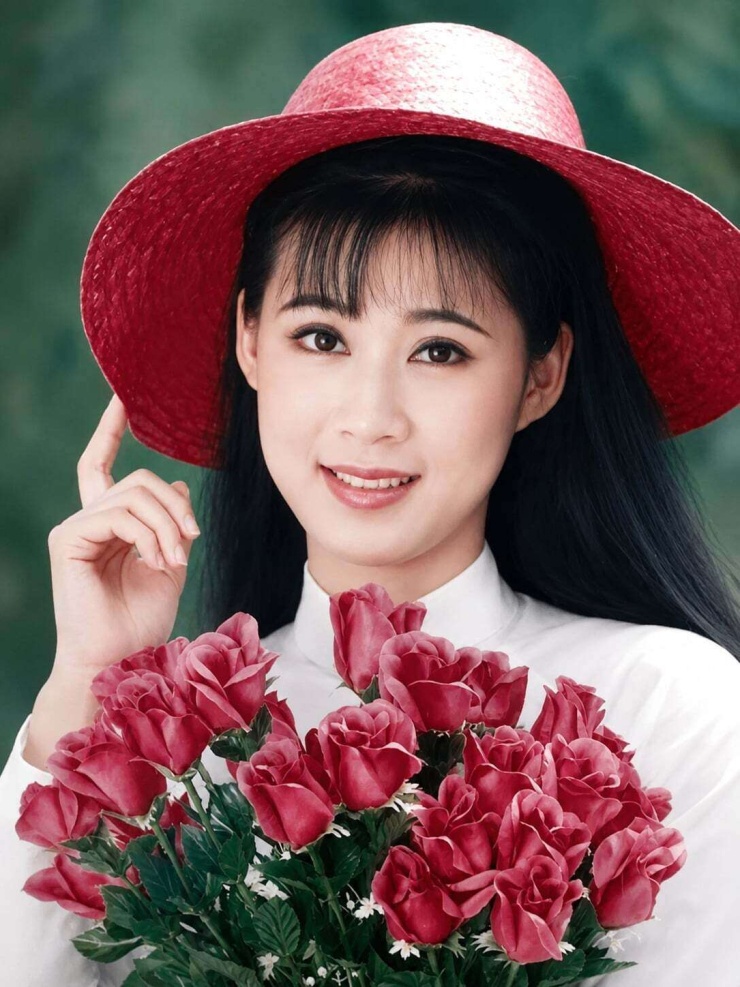 Người đẹp thập niên 1990 trong tà áo trắng mùa tựu trường - 2