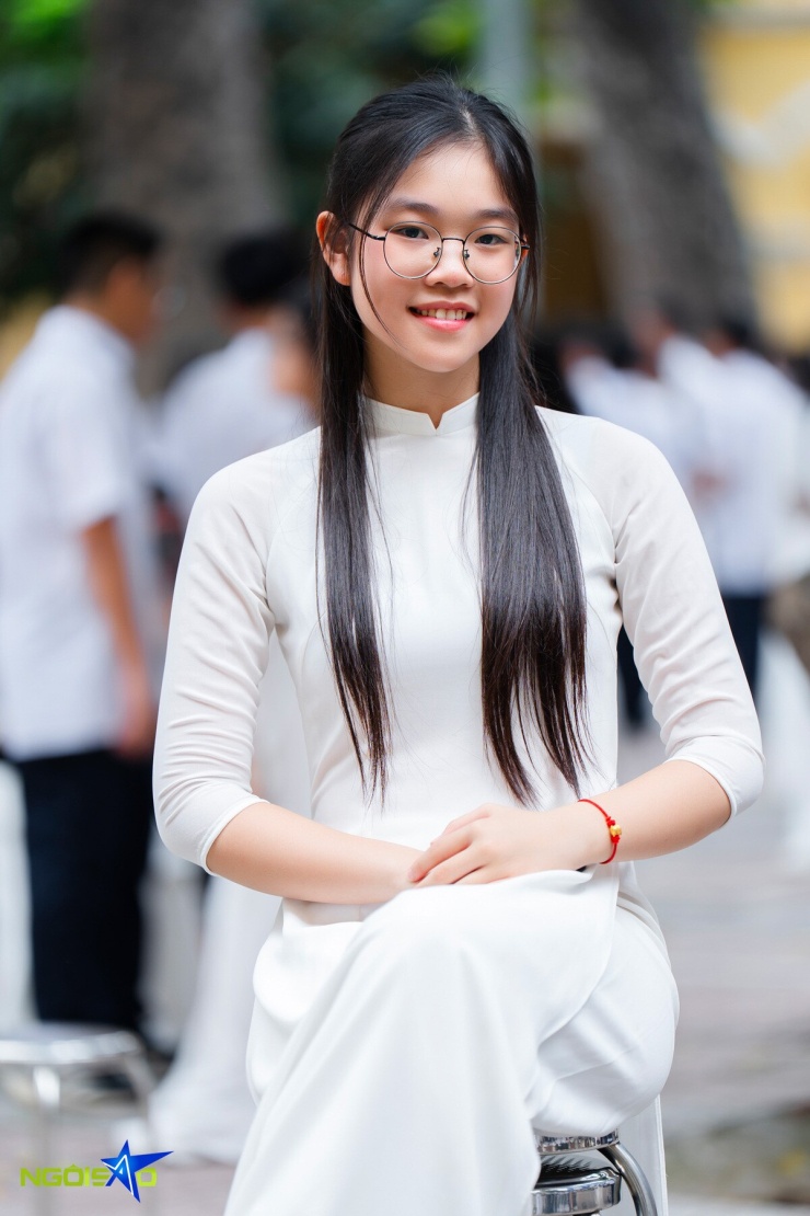 Nữ sinh Phan Đình Phùng dậy từ 3h30 trang điểm, dự khai giảng cuối cấp - 6