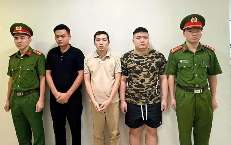 Triệu tập 3 đối tượng vụ xe cứu thương "chặt chém" gia đình bệnh nhân 9,5 triệu đồng ở Thanh Hóa. Ảnh: Công an Thanh Hóa.